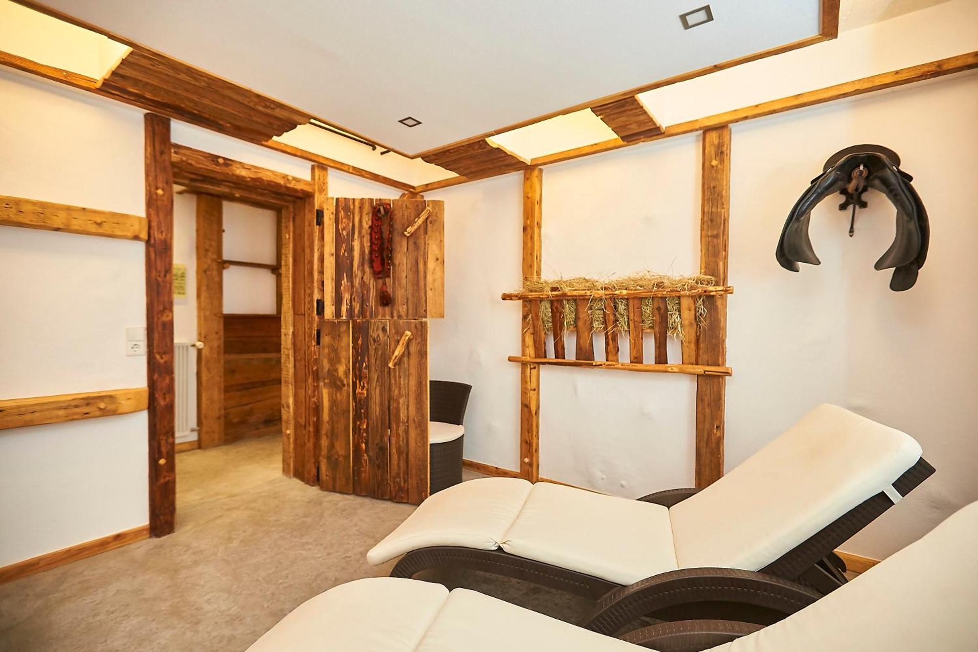 Hotel Roessle Trochtelfingen Bagian luar foto