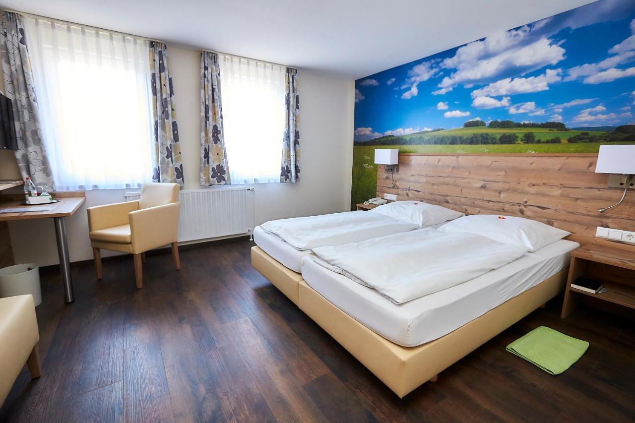 Hotel Roessle Trochtelfingen Bagian luar foto